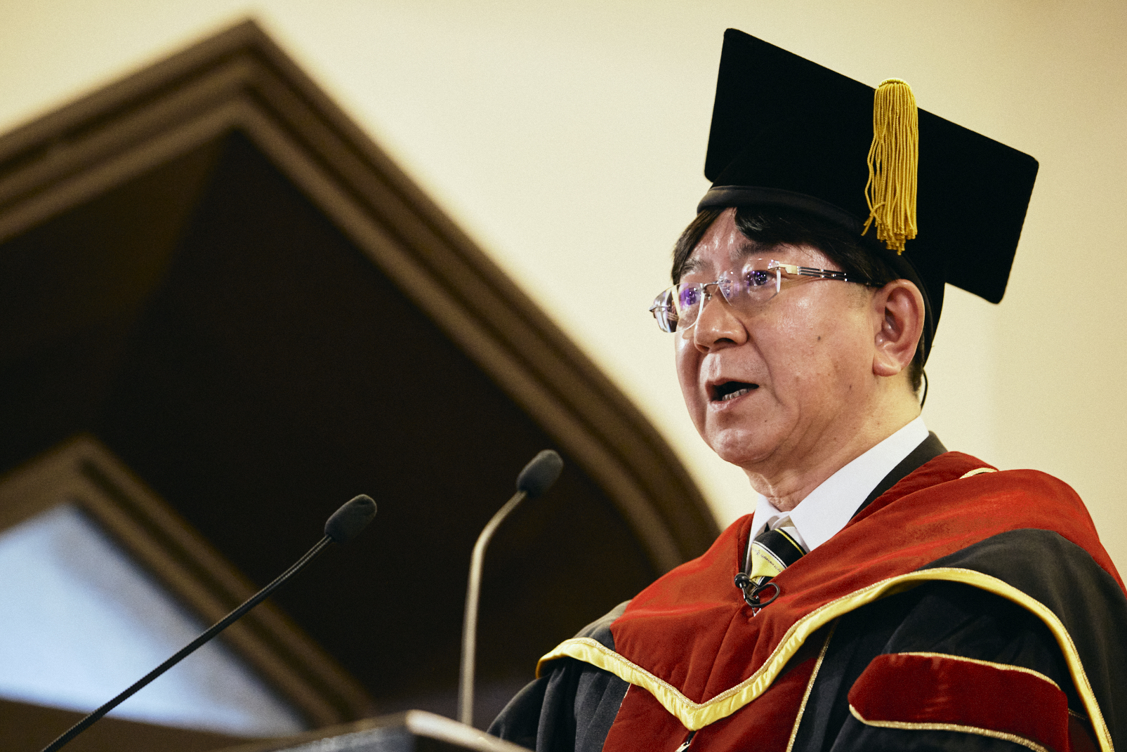 学長(経済学部教授)村田 玲音