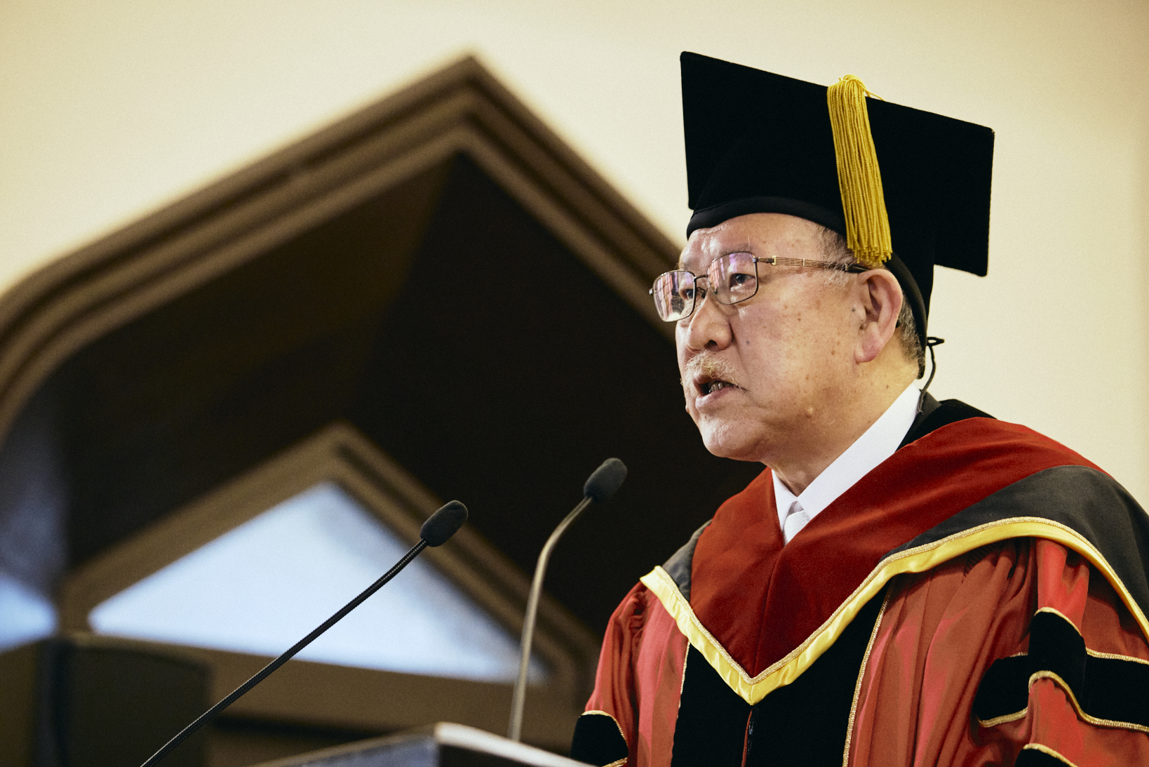 学院長小暮 修也