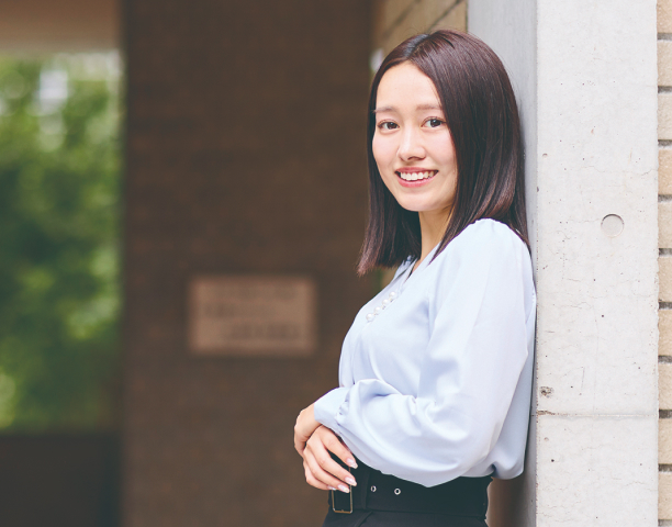 文学部 フランス文学科4年 小松 遥 東京都 朋優学院高等学校 出身