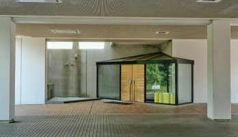 A館