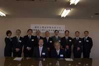 締結式の集合写真