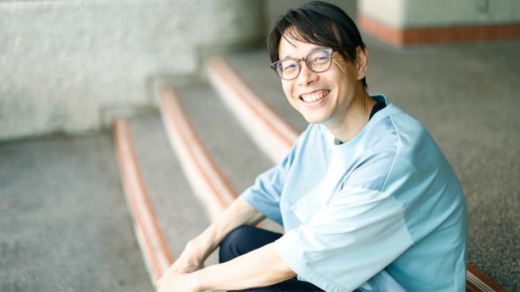 美学をベースに、演劇やダンスなどの表現から、人間と社会の未来を考える