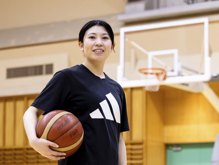 【明学の理由。】明学での経験が原動力──仕事とバスケットボールの両立で夢舞台「Wリーグ」へ挑む(株式会社三井住友銀行/SMBC TOKYO SOLUA所属 大久保 和奏)