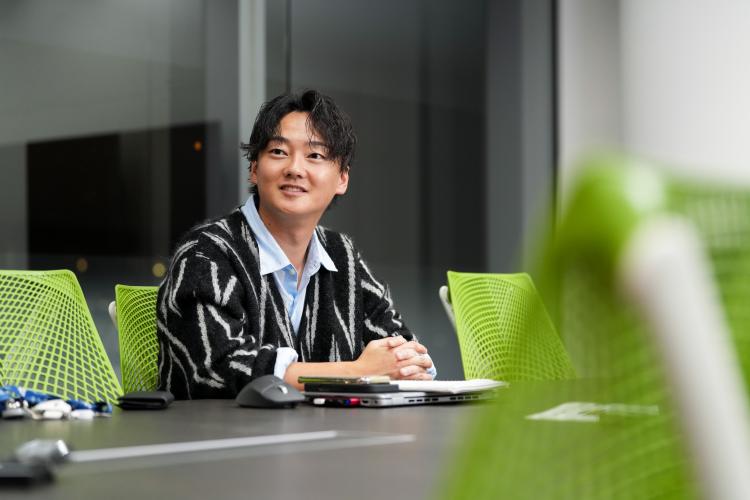 【明学の理由。】「止めて蹴る」を仕事に生かす──明学で培った相手視点で、広告の最前線を走る(株式会社電通 / 橋 祐樹)