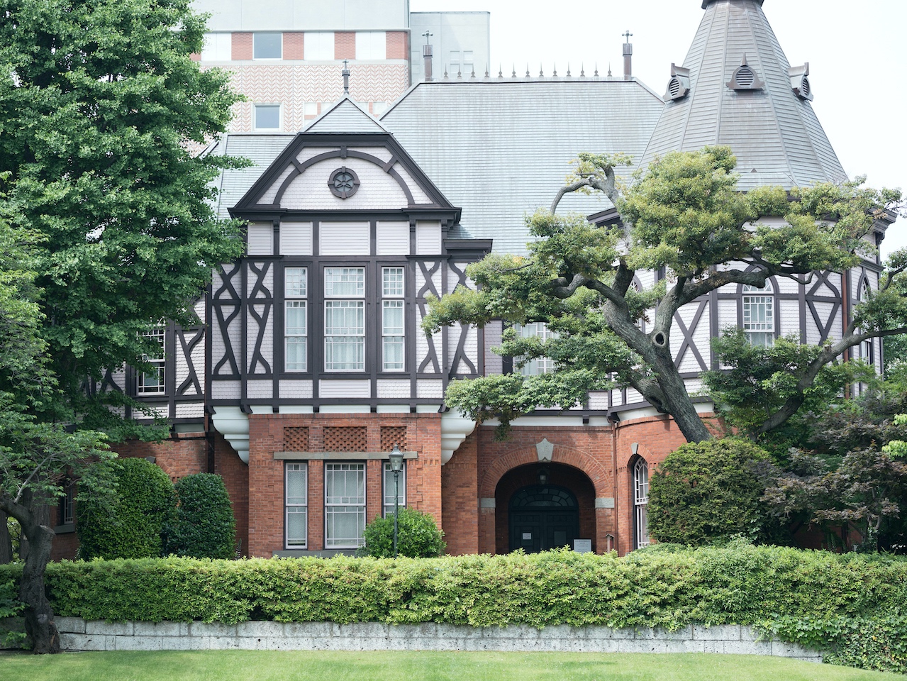 国際プログラムの紹介:明治学院大学 MakoStars LLC/ memorialhall