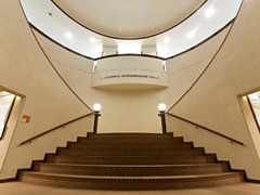 白金図書館 階段